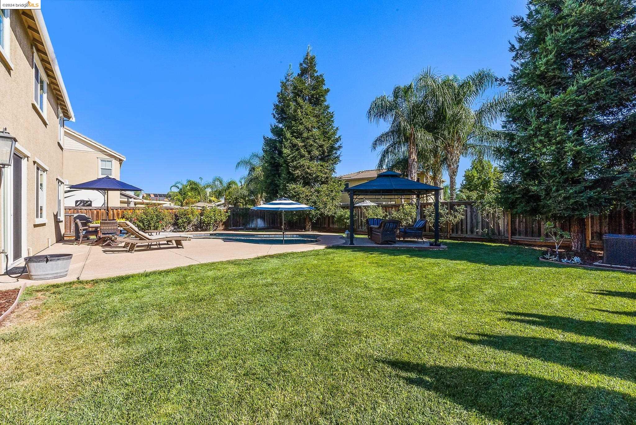 1112 Lavender Dr
