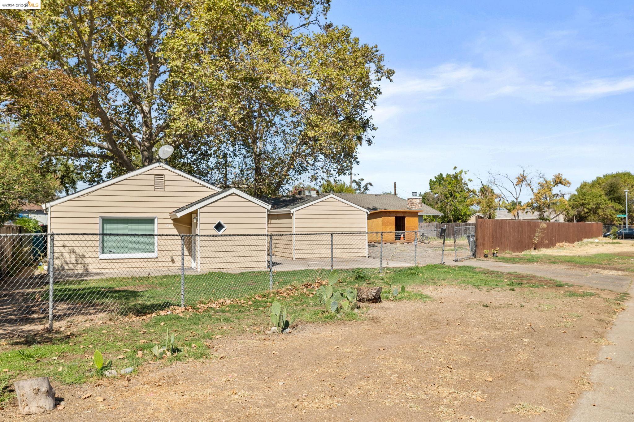 3401 Alvarado Blvd