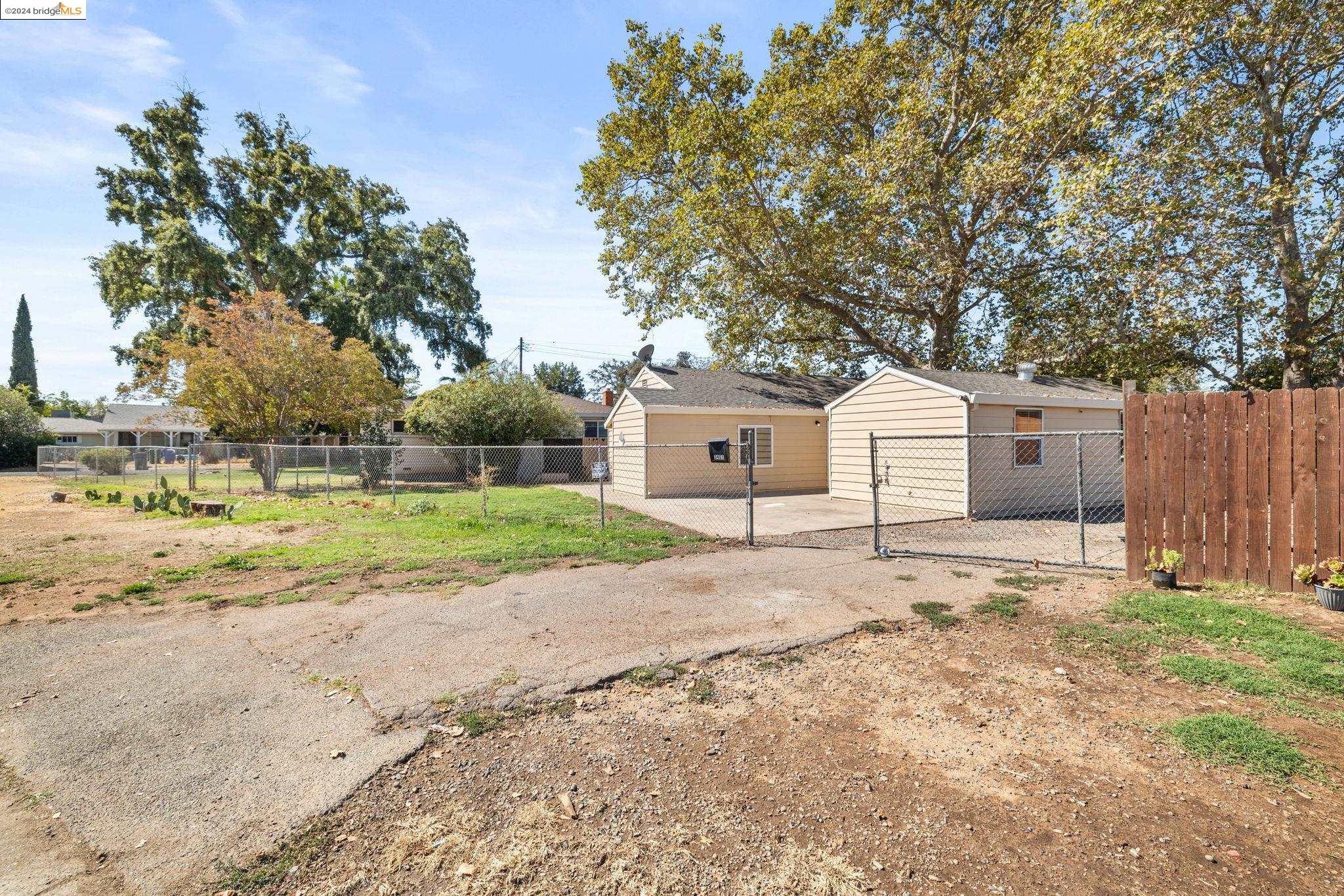 3401 Alvarado Blvd