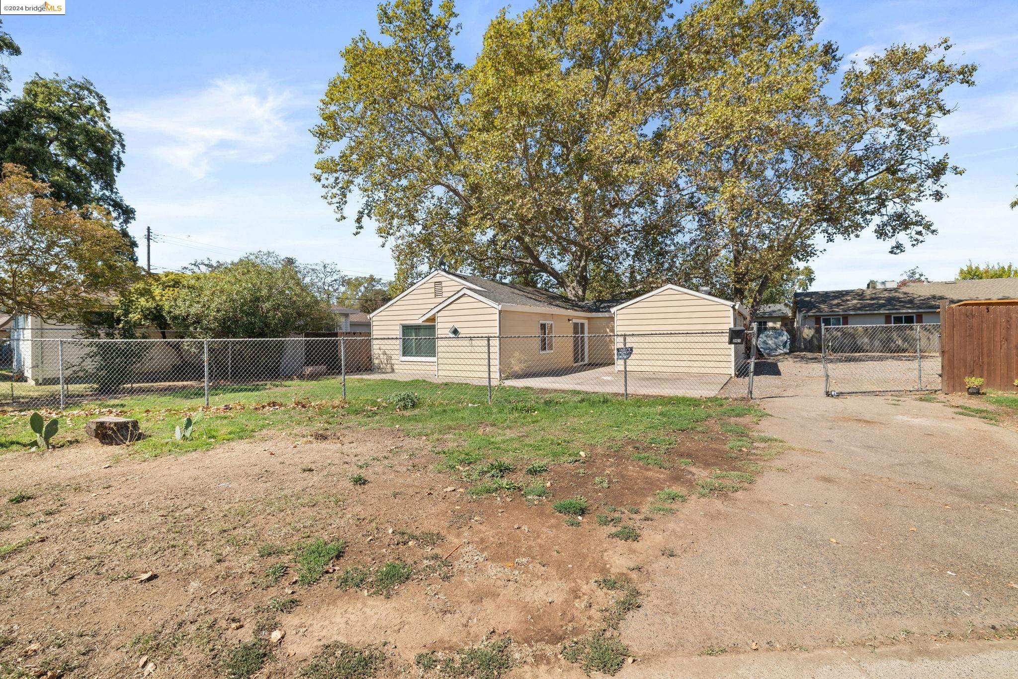 3401 Alvarado Blvd