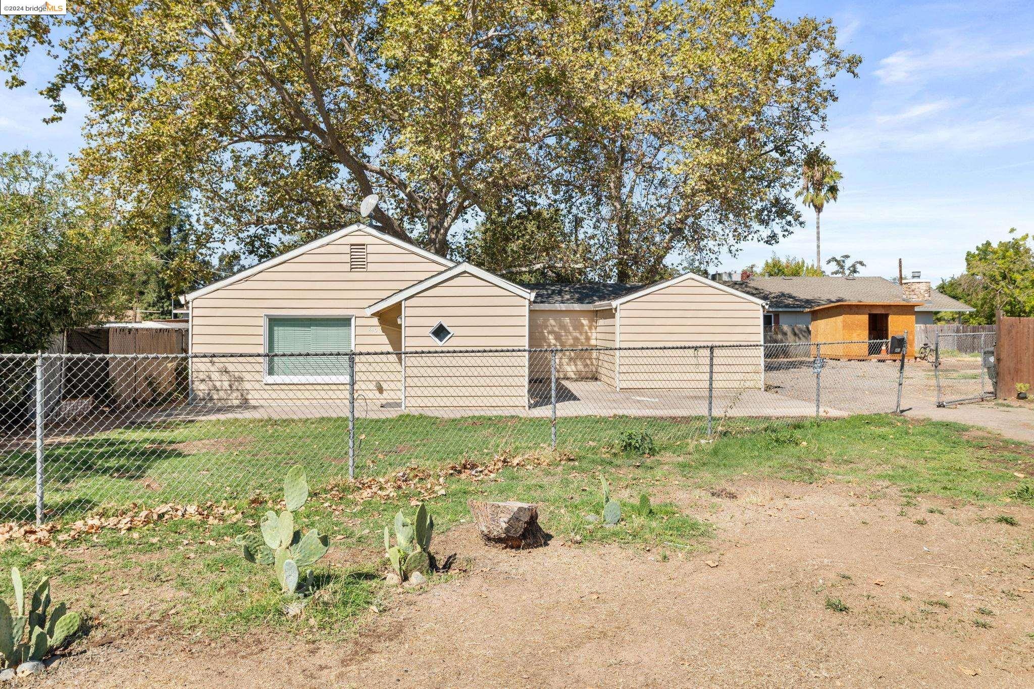 3401 Alvarado Blvd