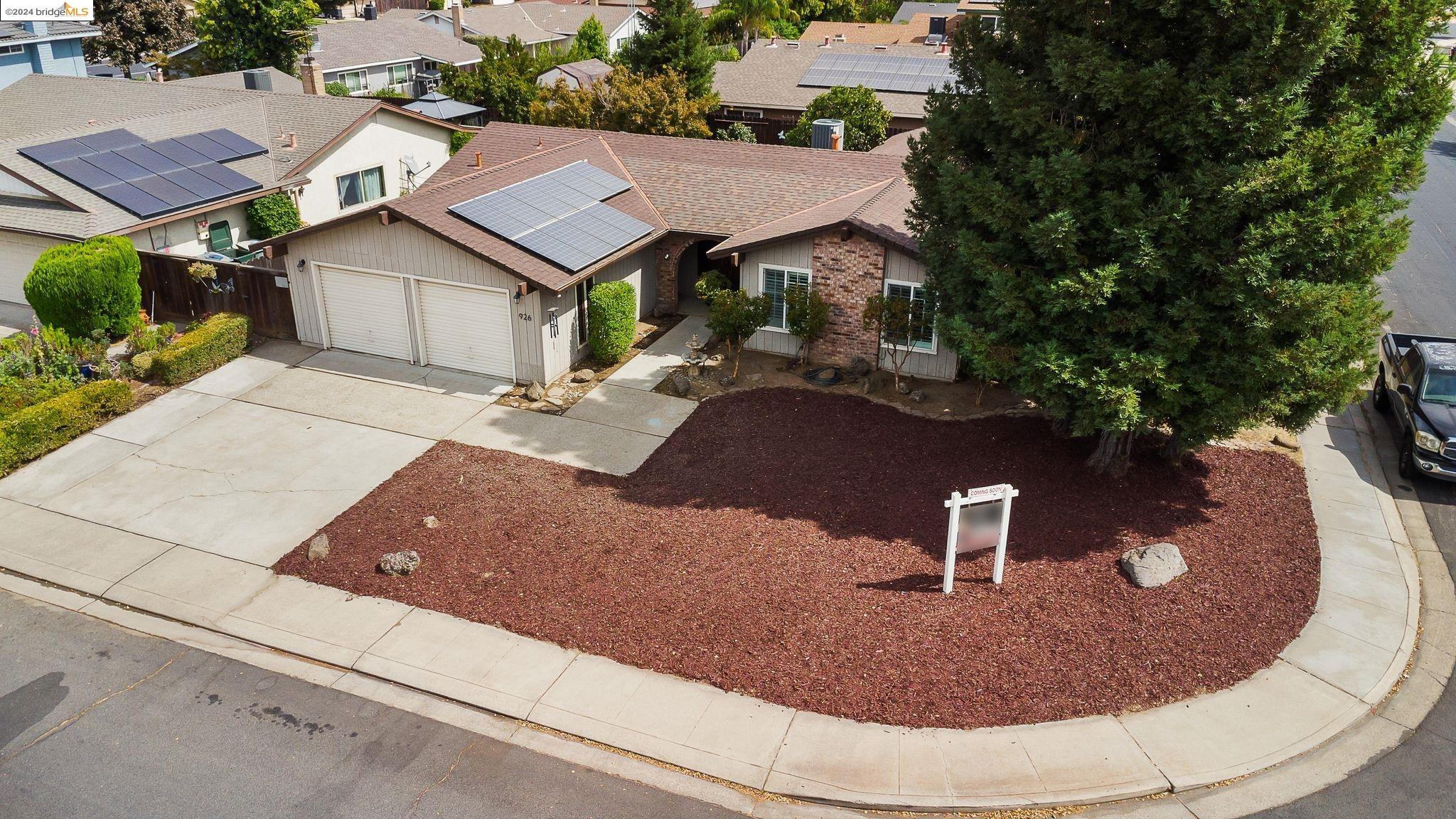 926 Souza Blvd
