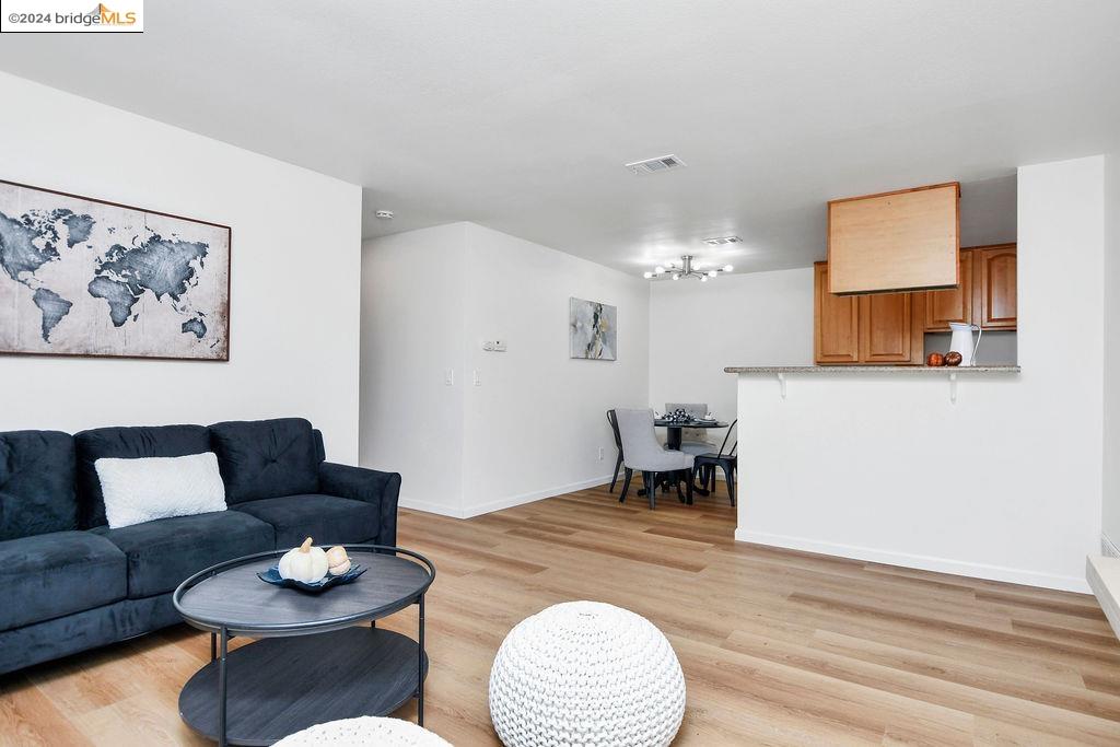 2263 Lakeview Cir
