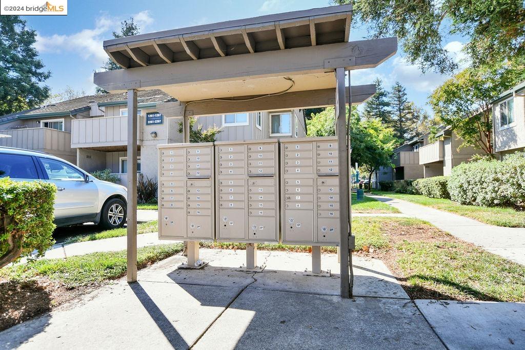 2263 Lakeview Cir