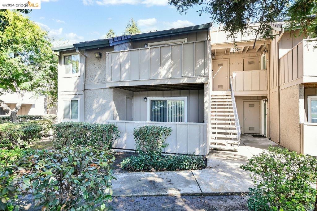 2263 Lakeview Cir