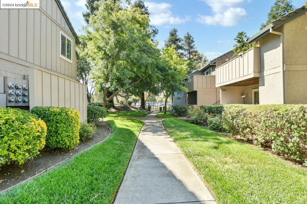 2263 Lakeview Cir