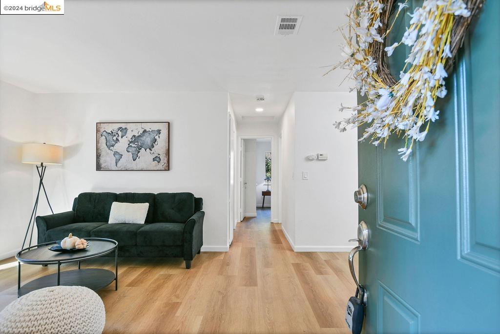 2263 Lakeview Cir