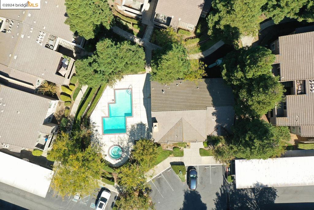 2263 Lakeview Cir
