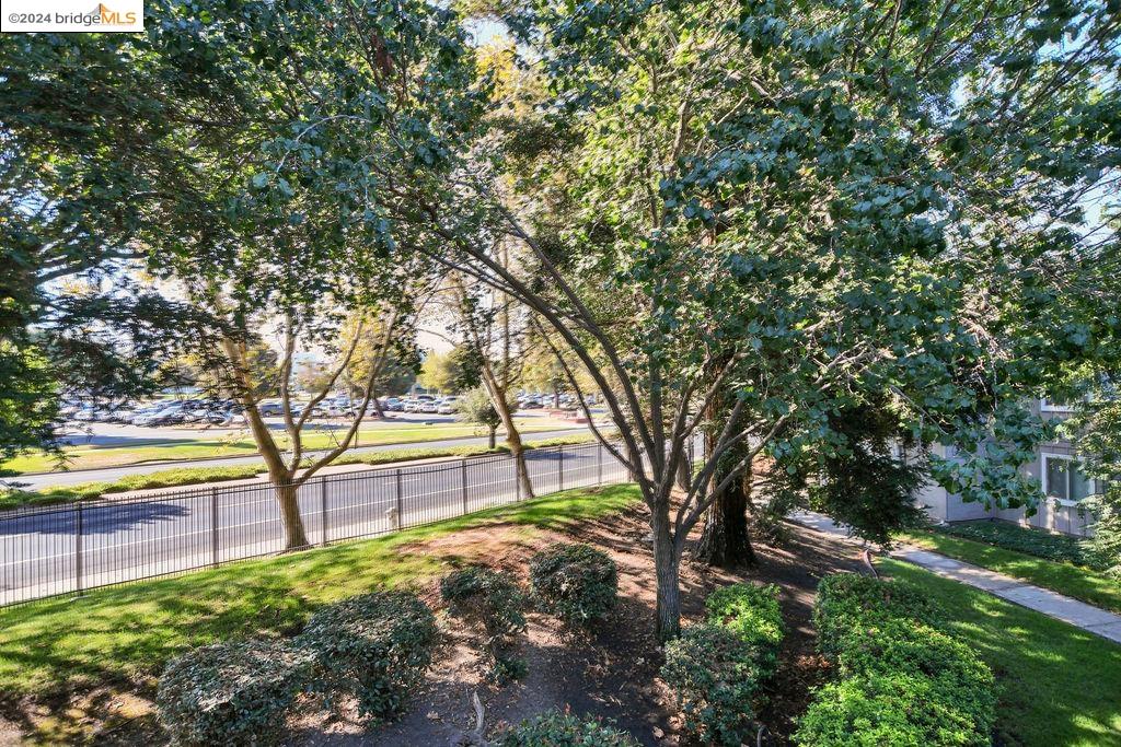 2263 Lakeview Cir