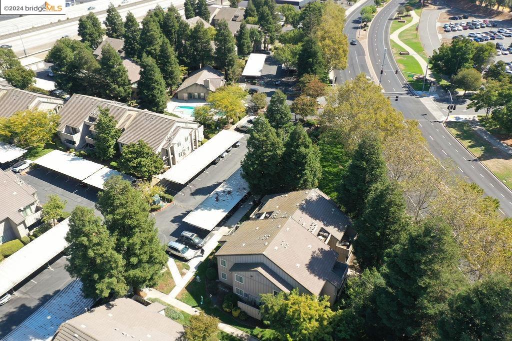 2263 Lakeview Cir