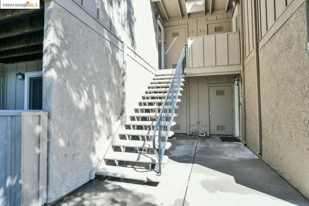 2263 Lakeview Cir