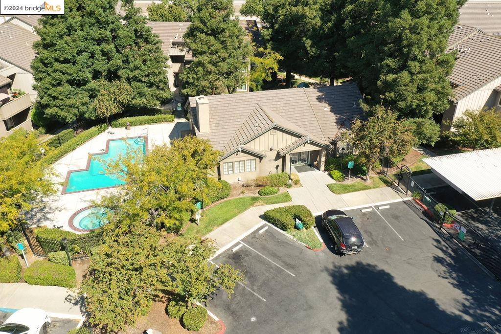 2263 Lakeview Cir