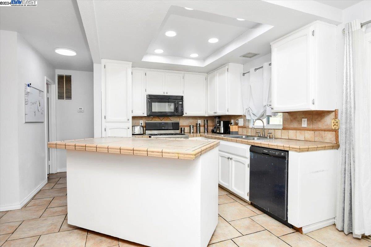 2509 Roca Dr