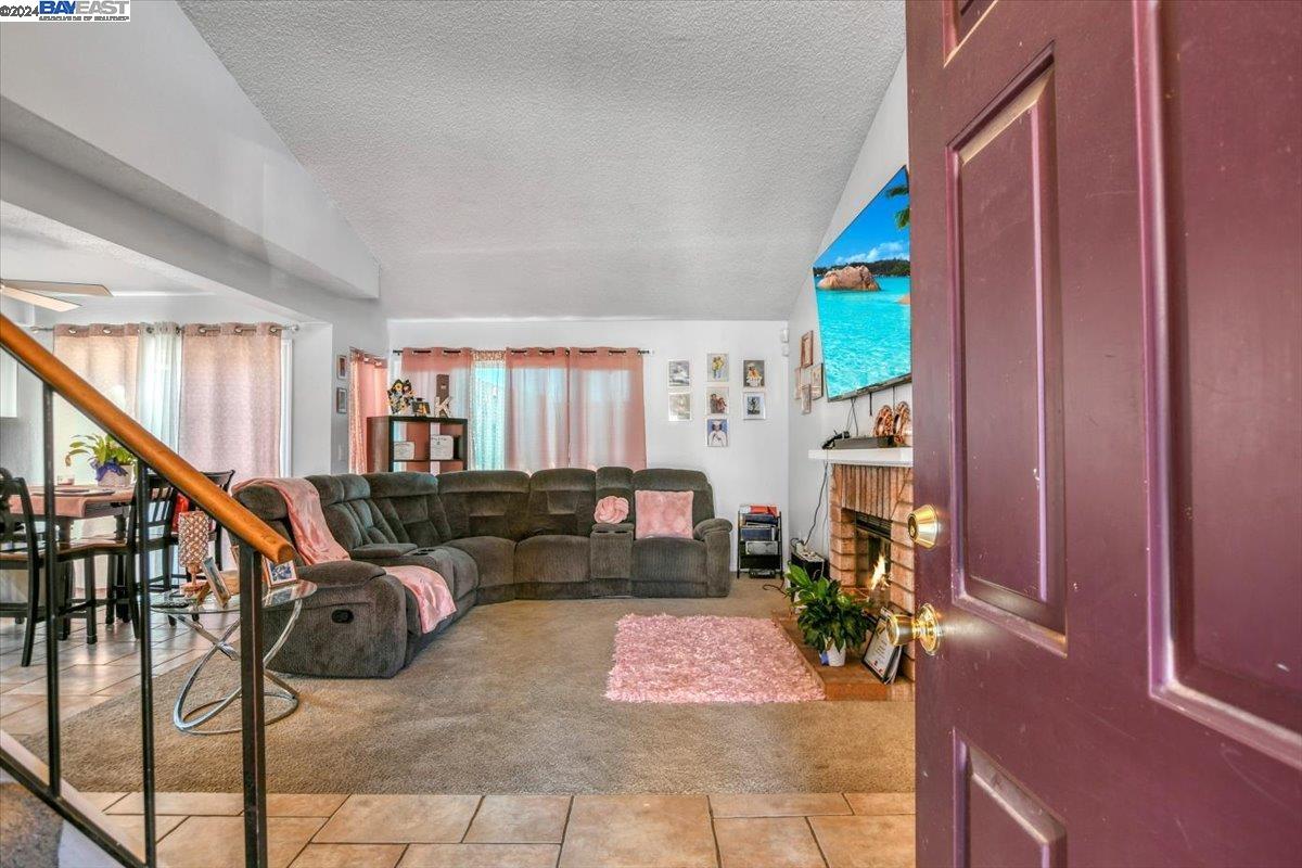 2509 Roca Dr