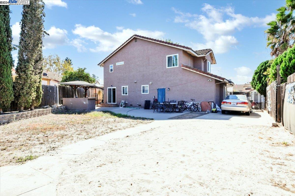 2509 Roca Dr