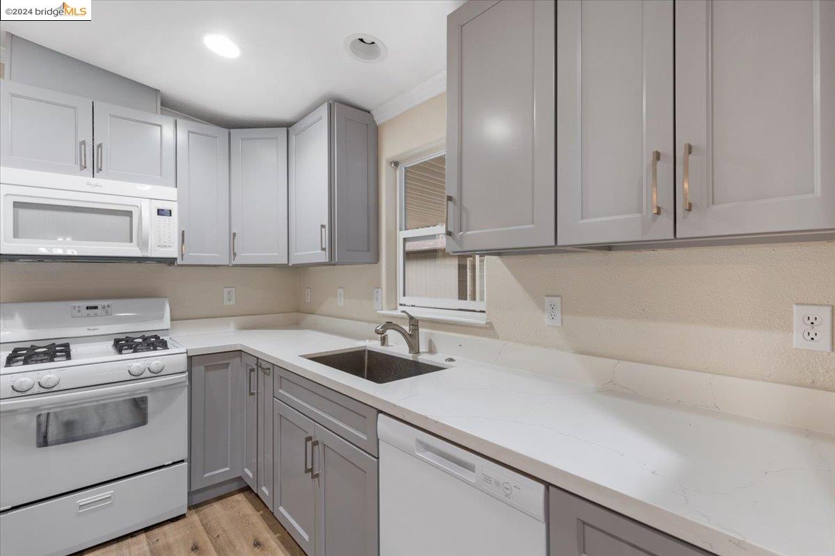 3660 Walnut Blvd # 34