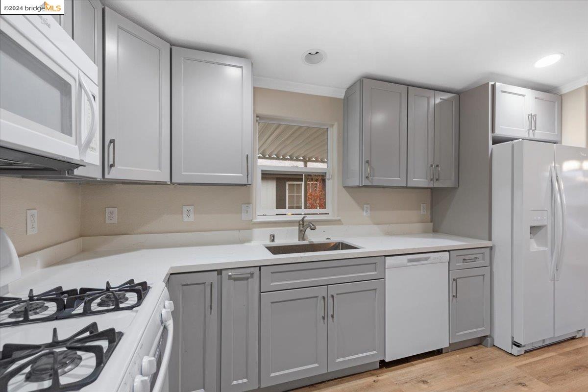 3660 Walnut Blvd # 34
