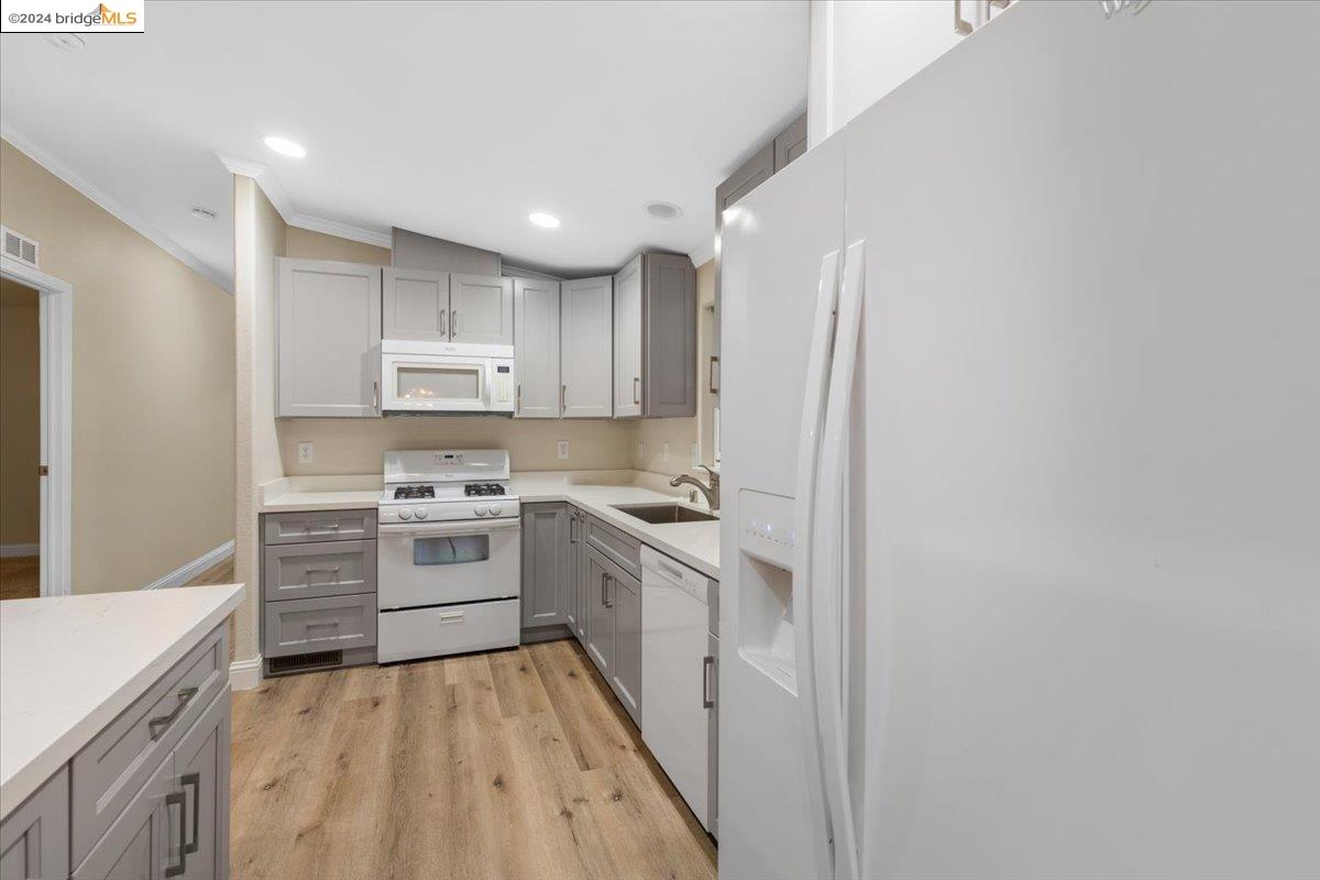 3660 Walnut Blvd # 34