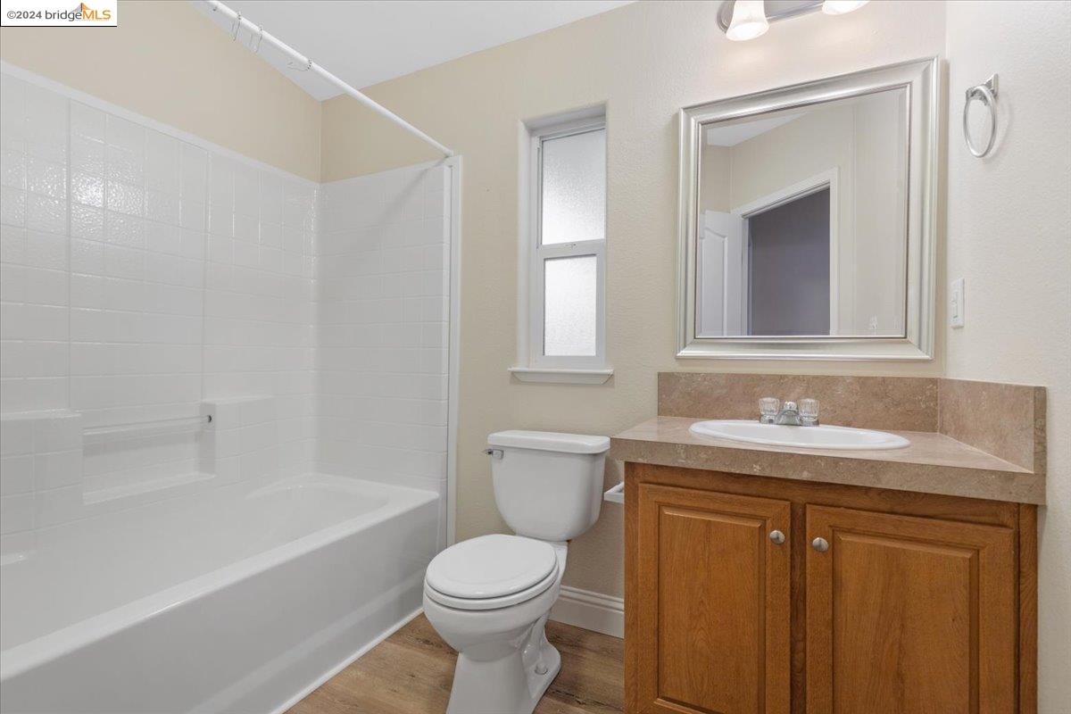 3660 Walnut Blvd # 34