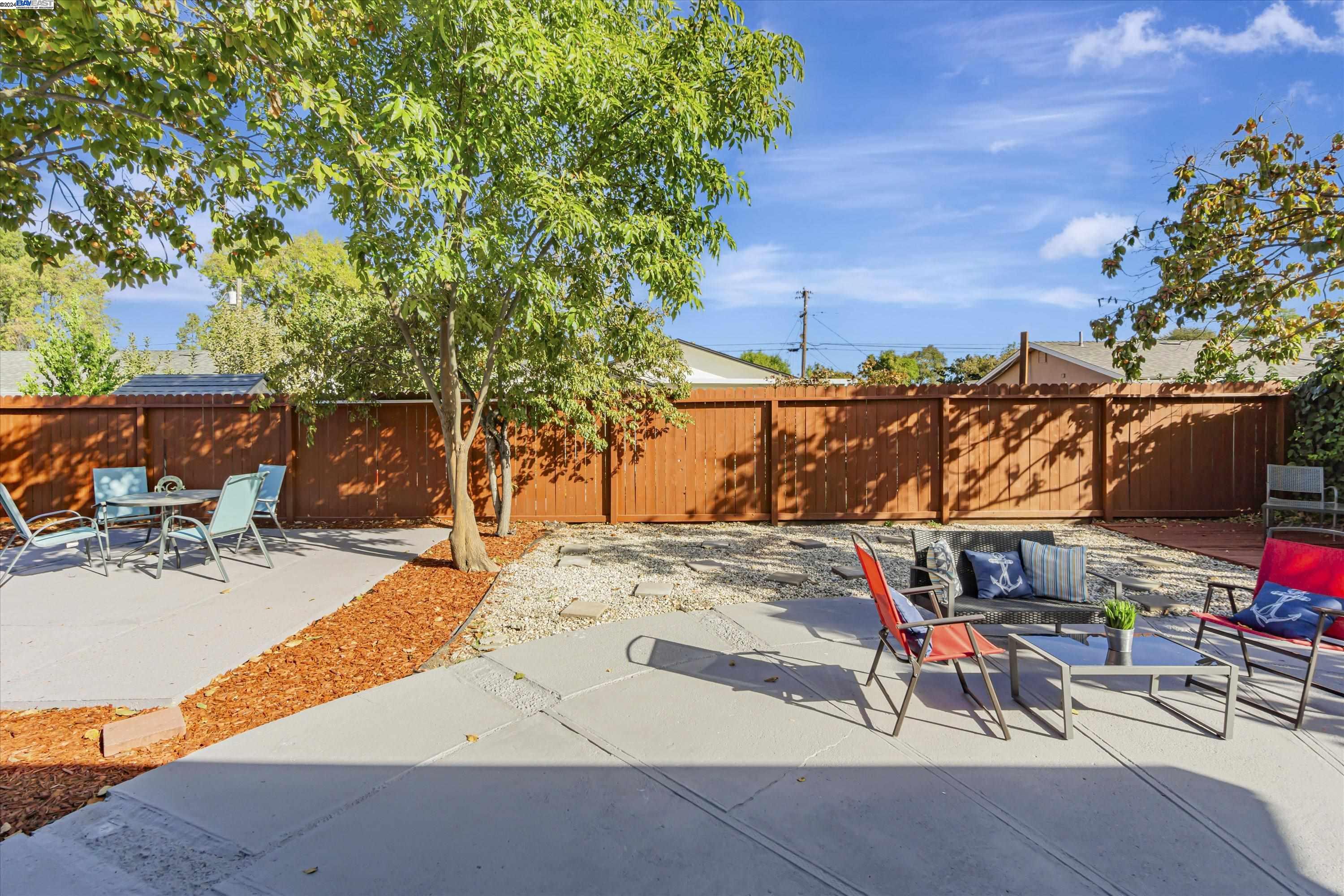 2597 E Olivera Rd