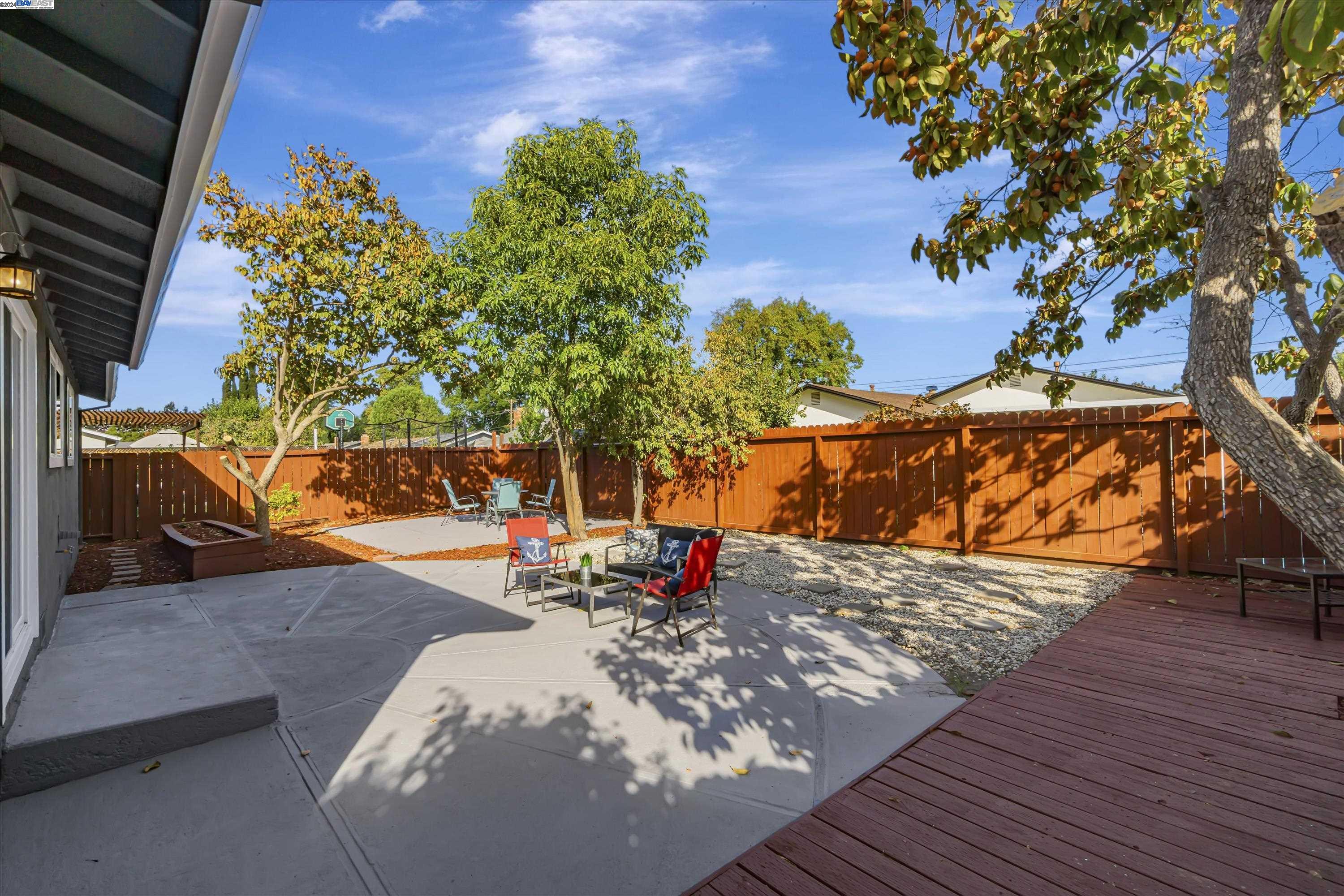 2597 E Olivera Rd