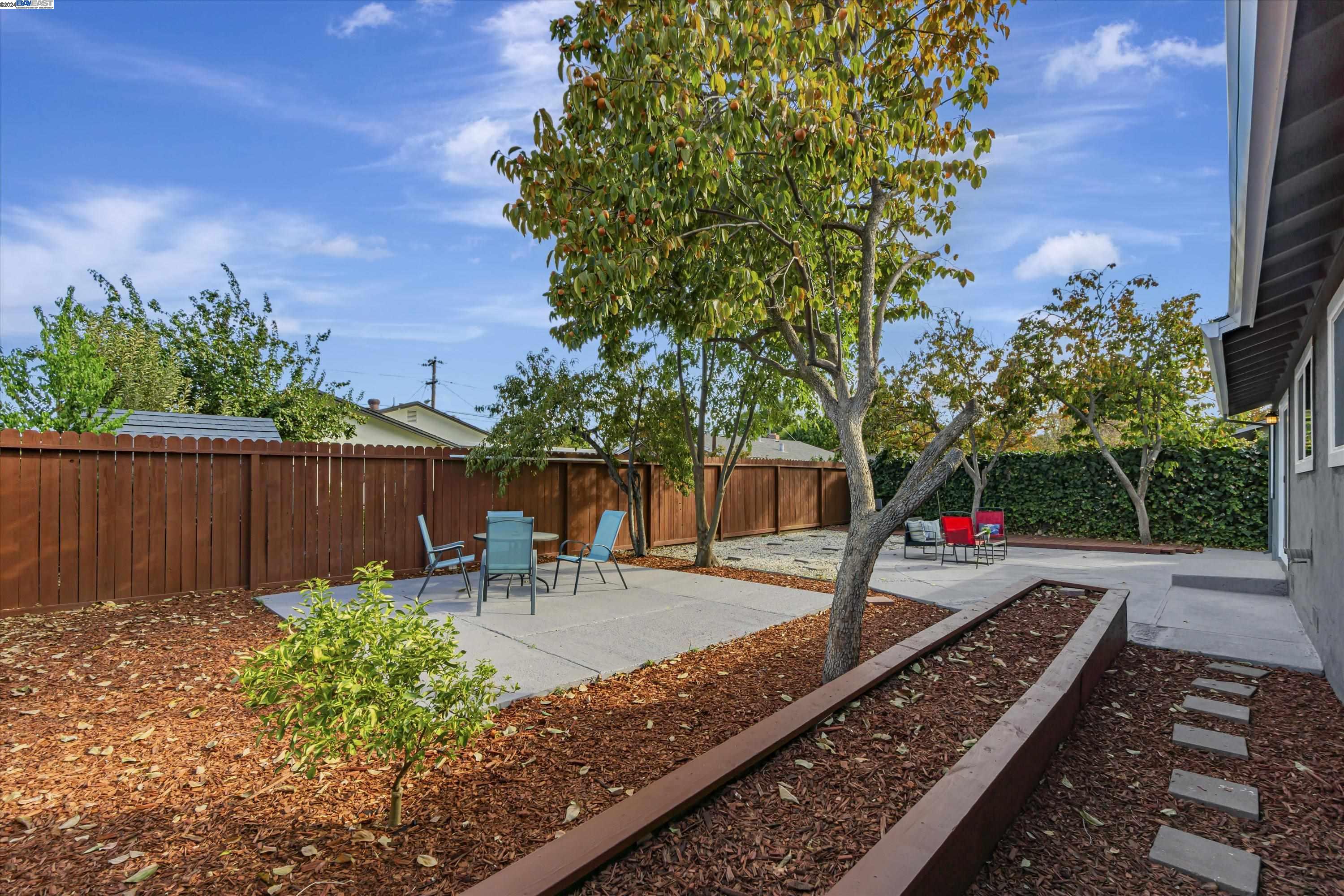 2597 E Olivera Rd