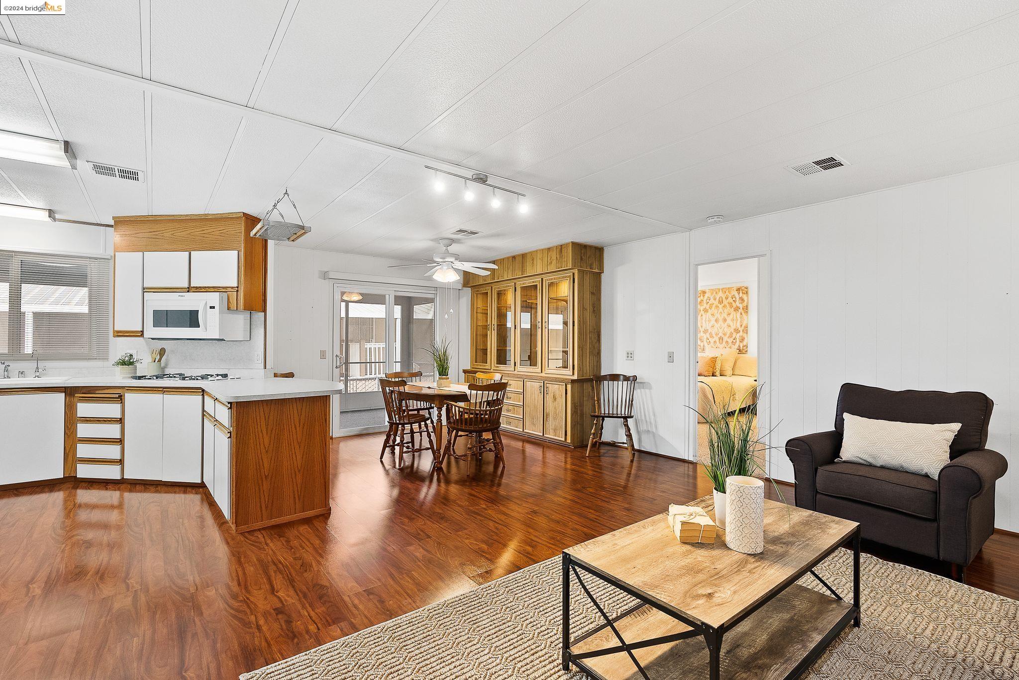 4603 Balfour # 100