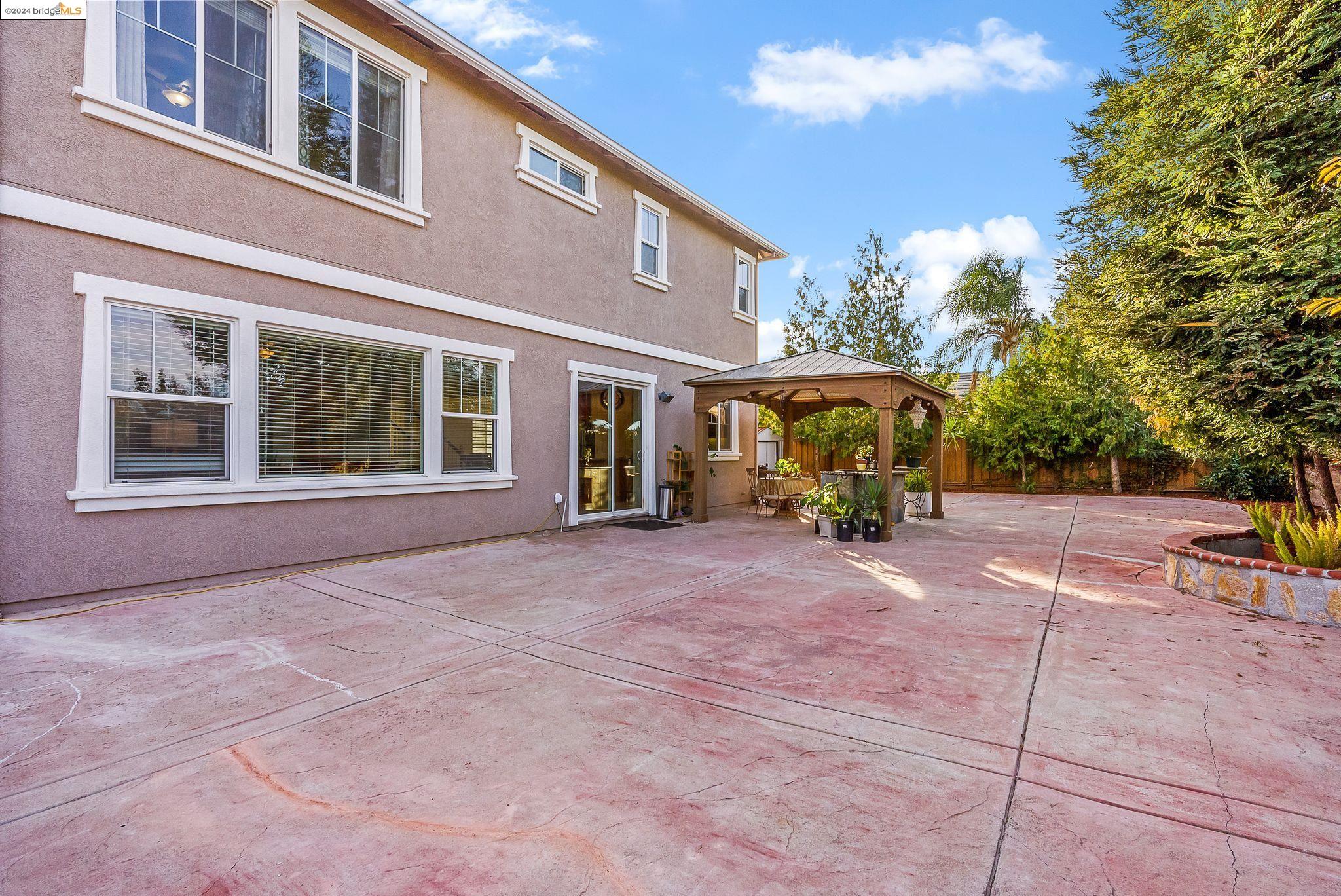 1121 Lavender Dr