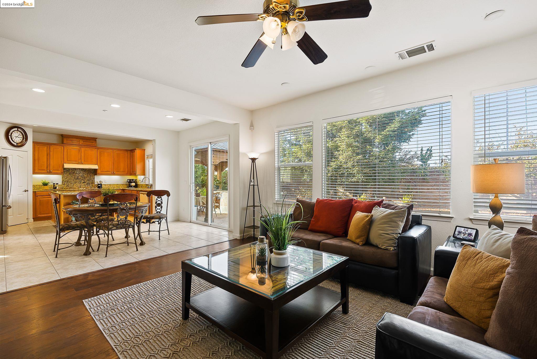 1121 Lavender Dr