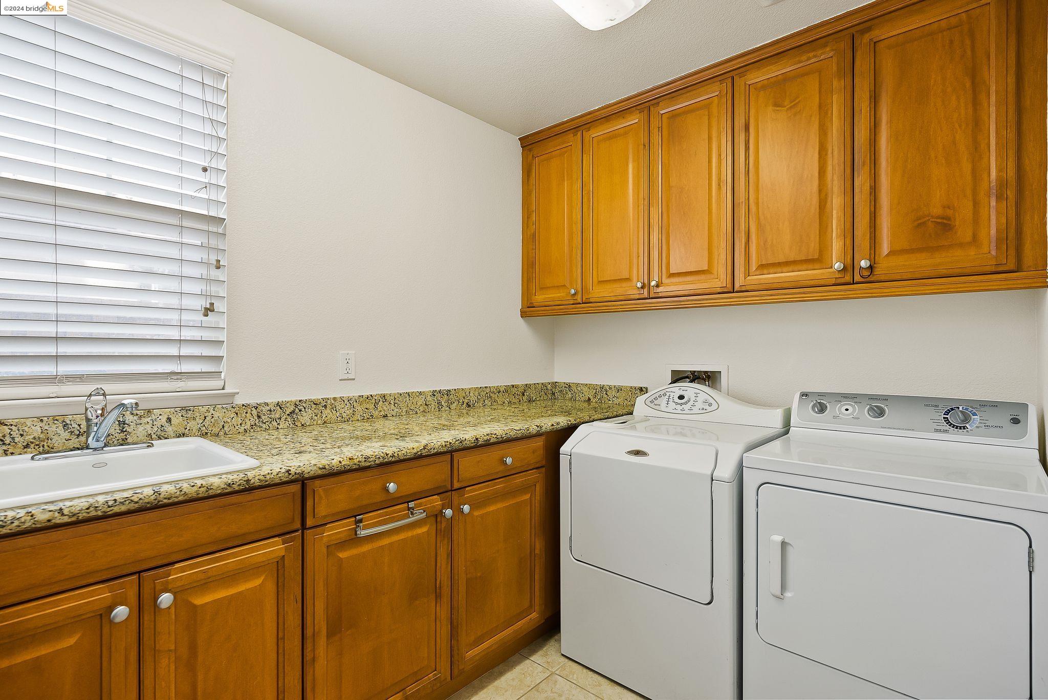 1121 Lavender Dr