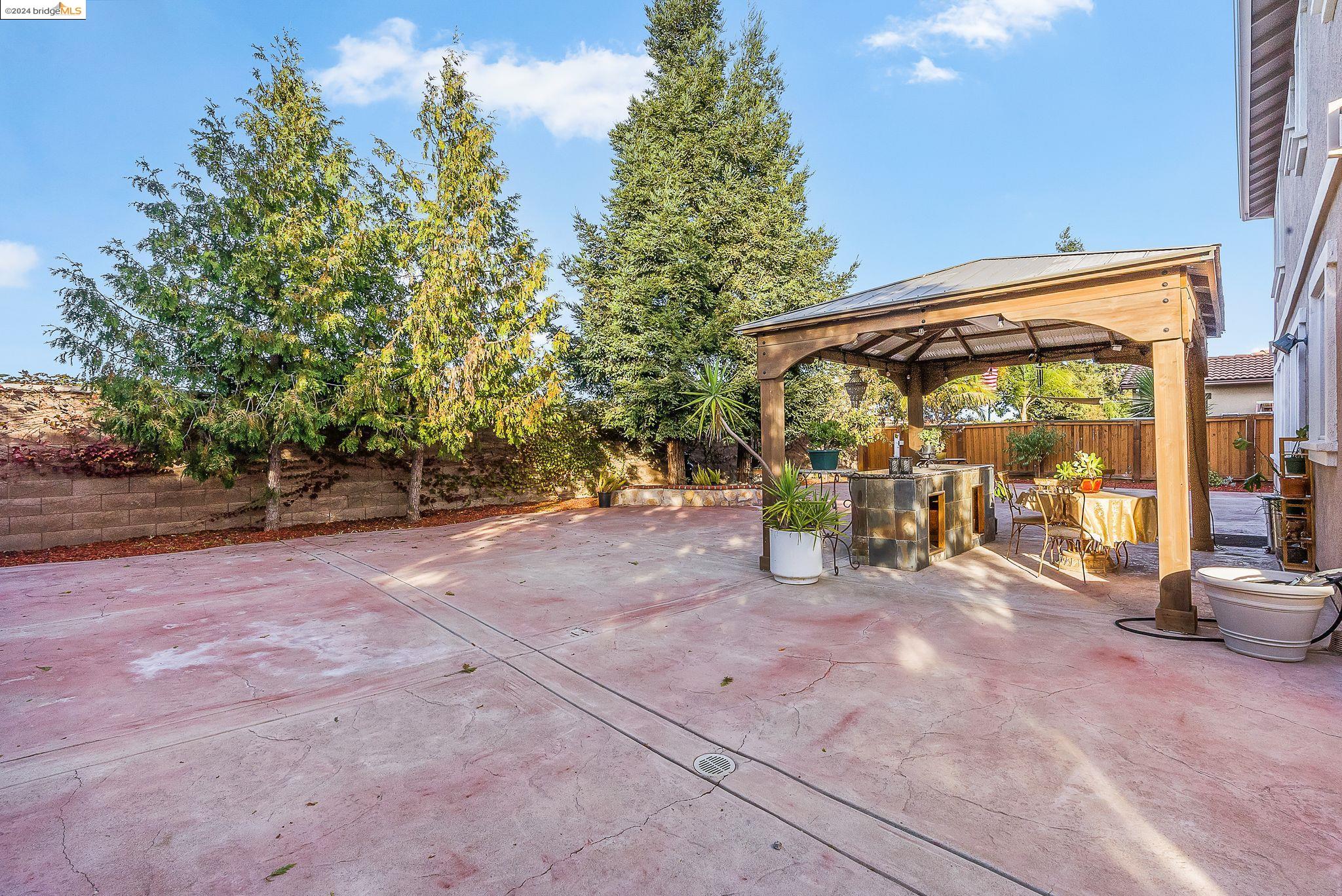 1121 Lavender Dr