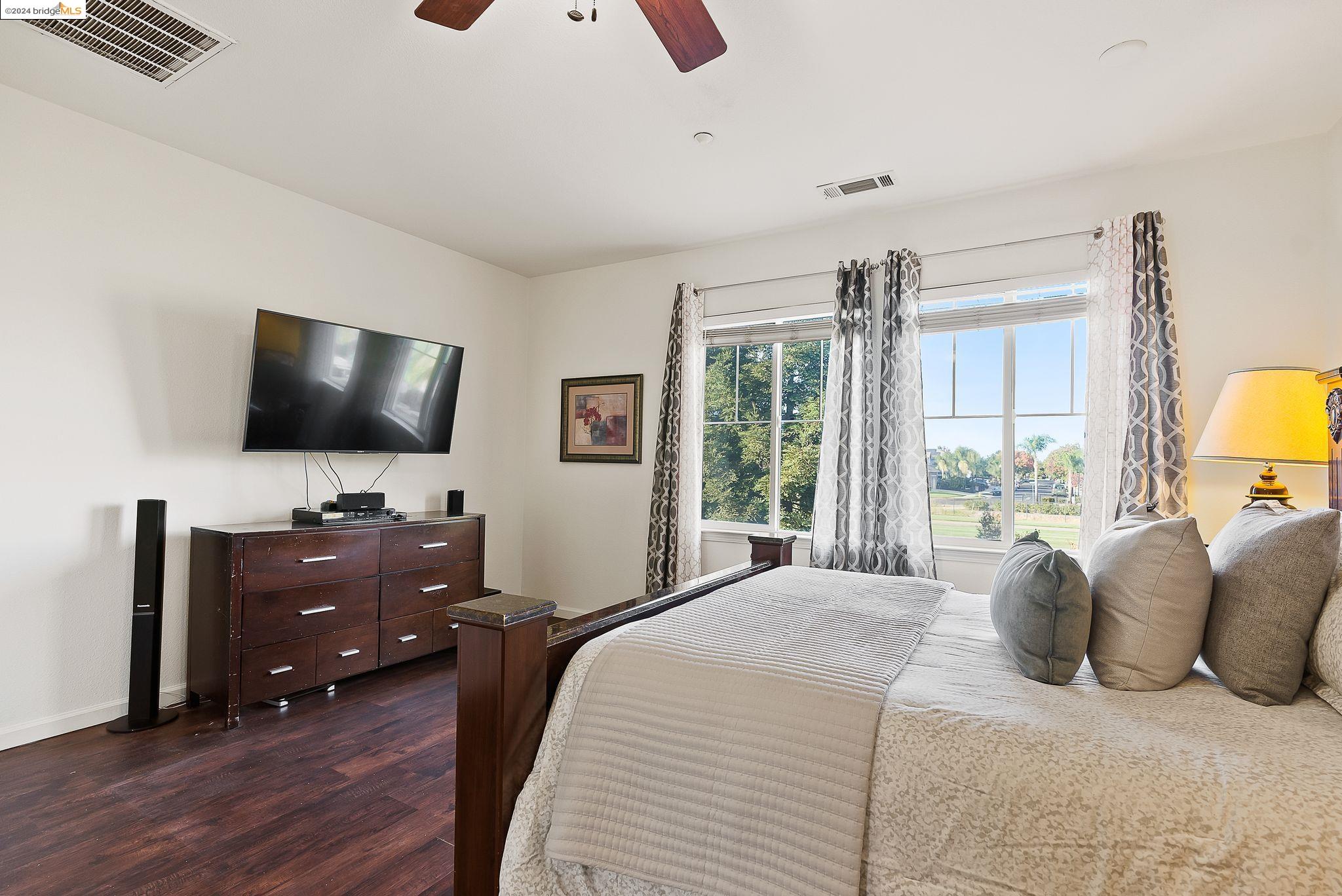 1121 Lavender Dr