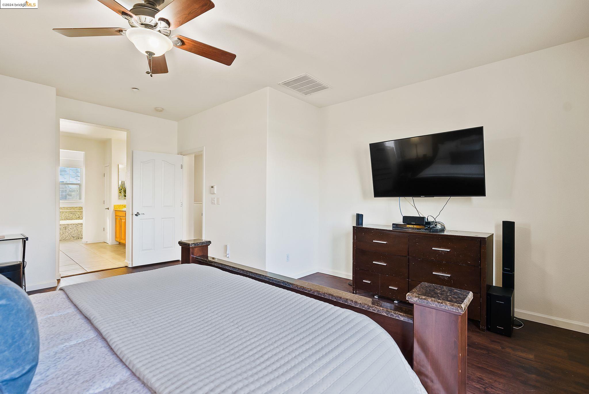 1121 Lavender Dr