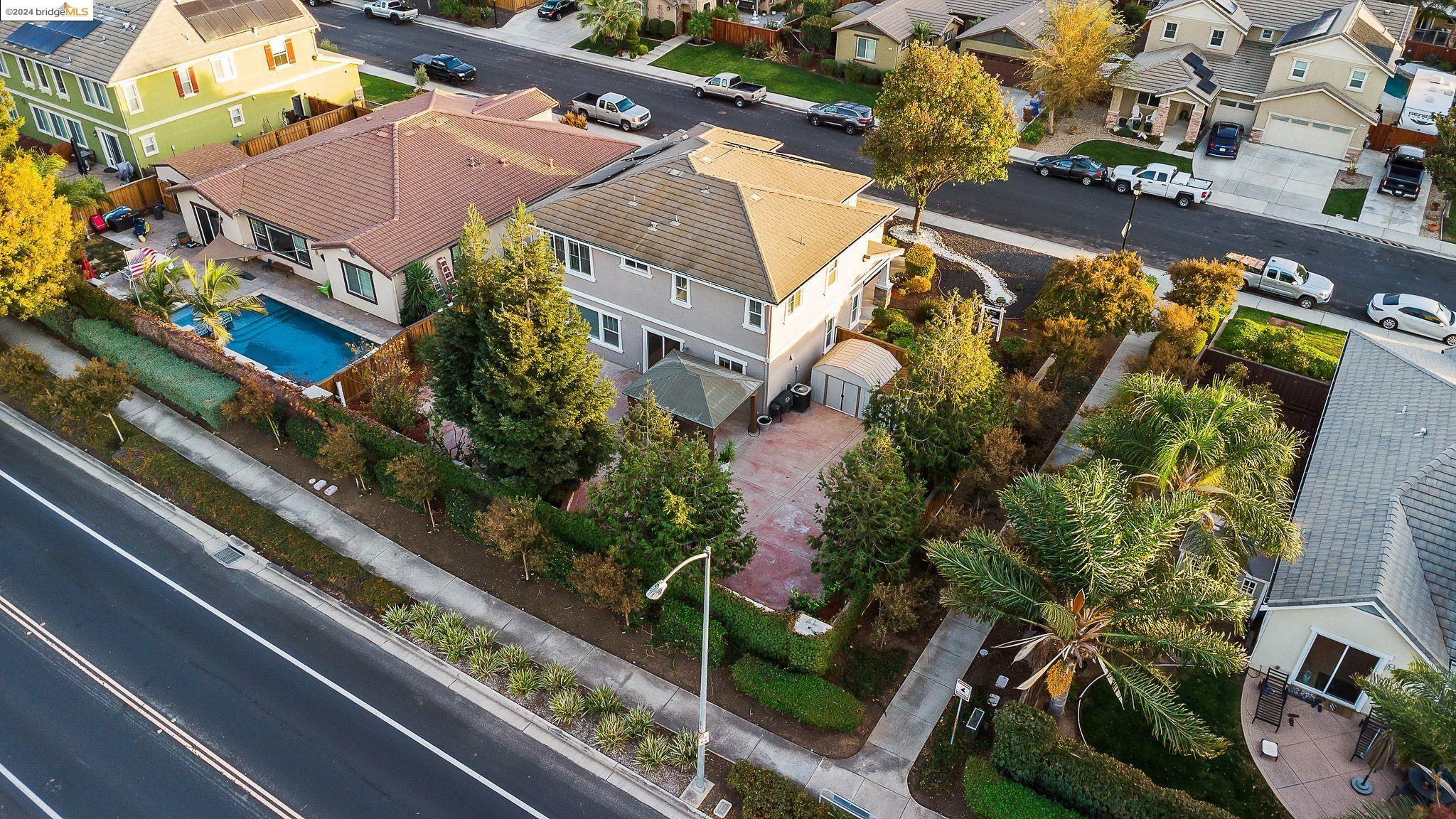 1121 Lavender Dr