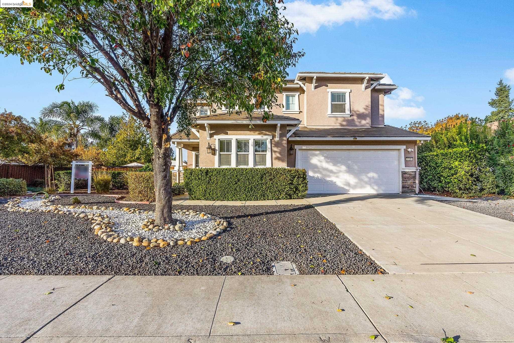 1121 Lavender Dr