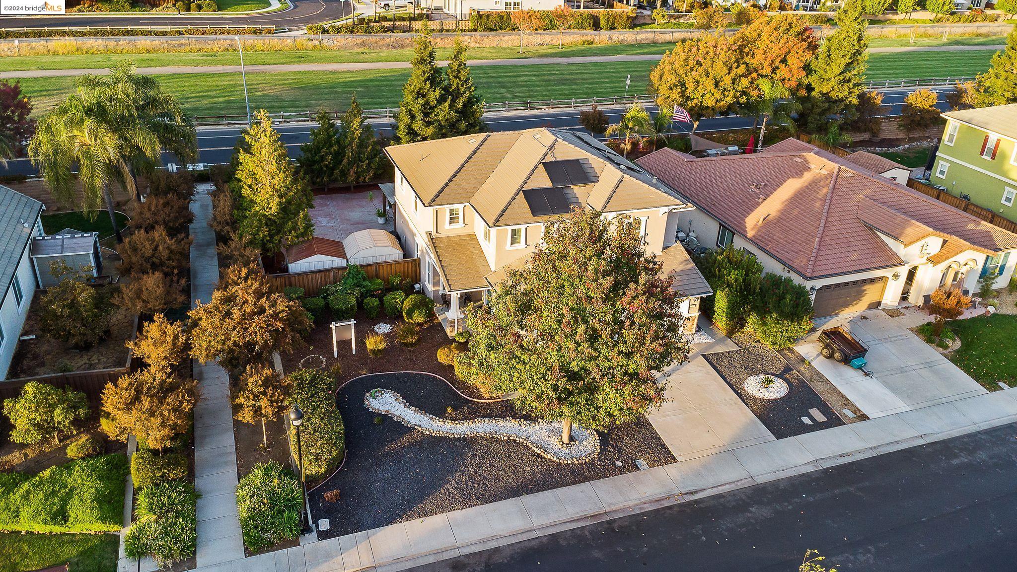 1121 Lavender Dr