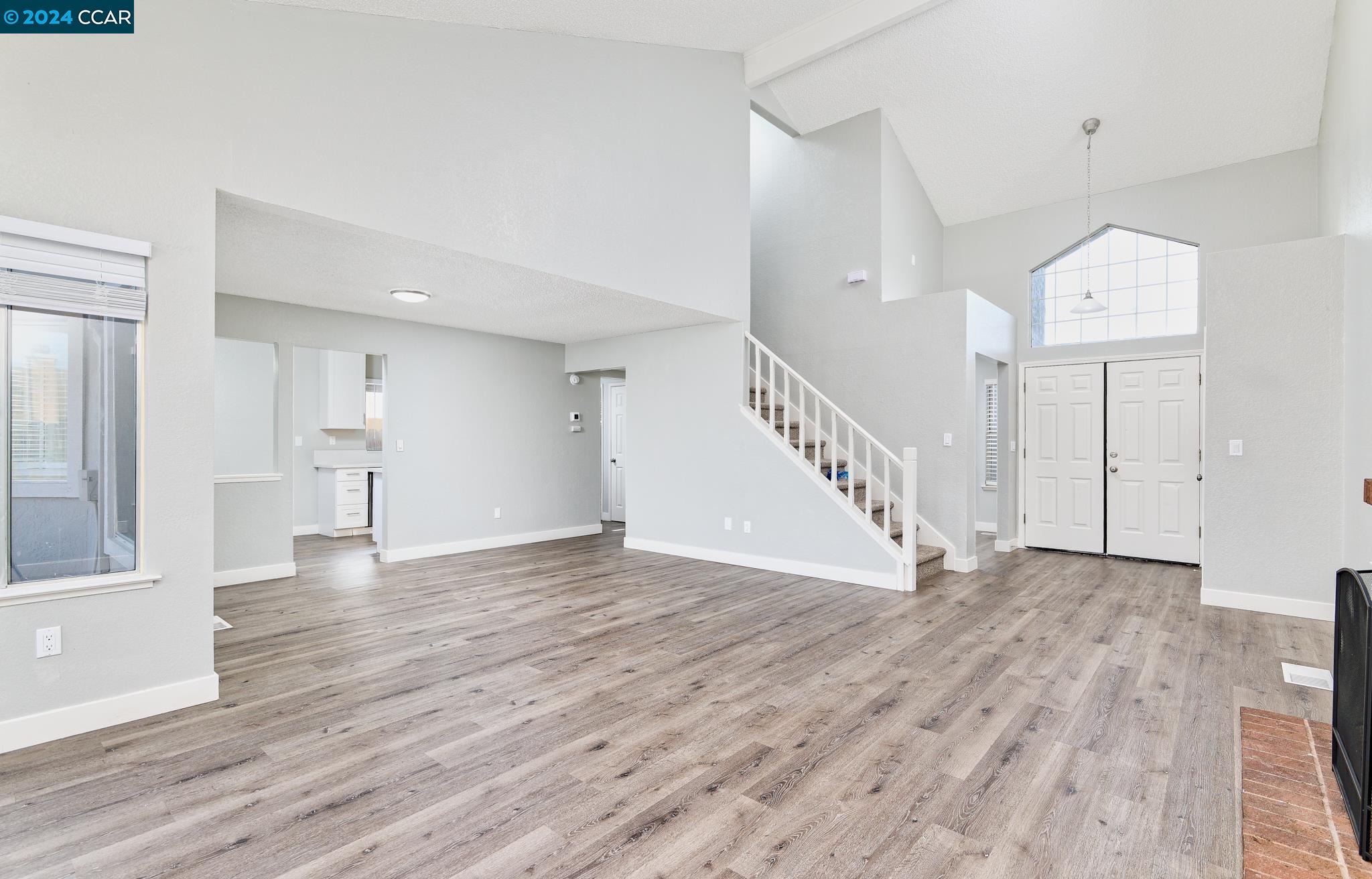 1087 Mission Cir