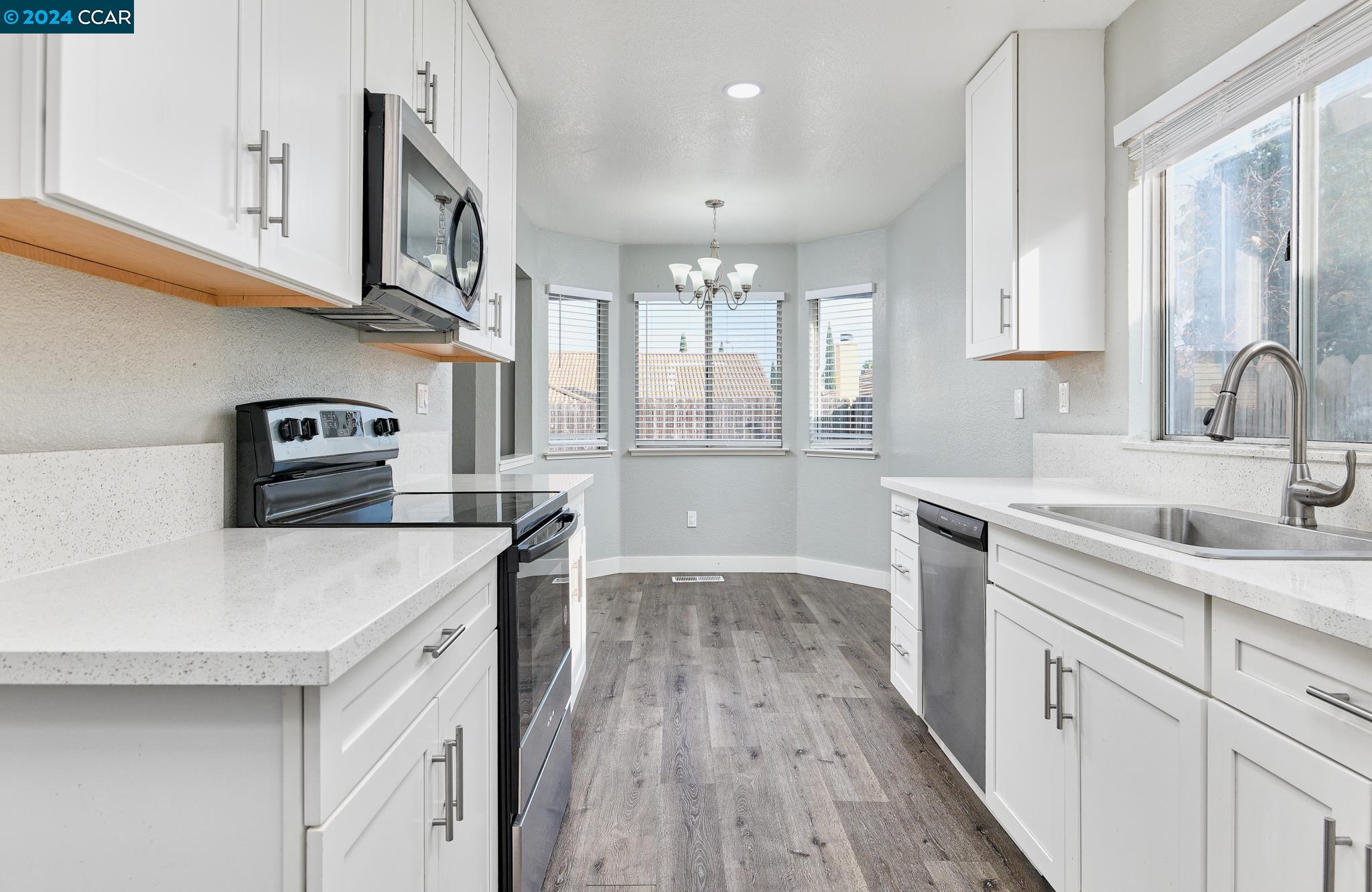 1087 Mission Cir
