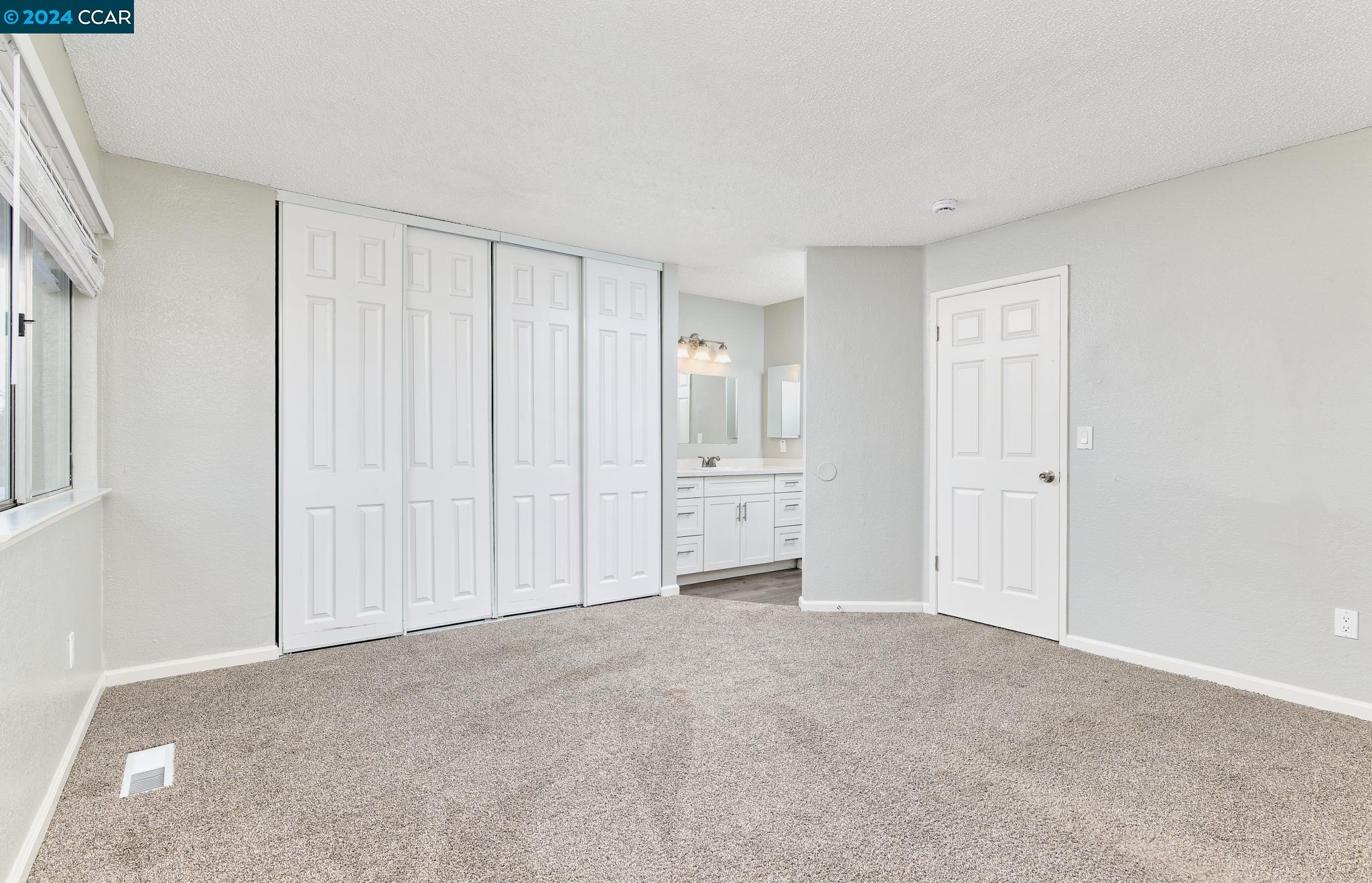 1087 Mission Cir