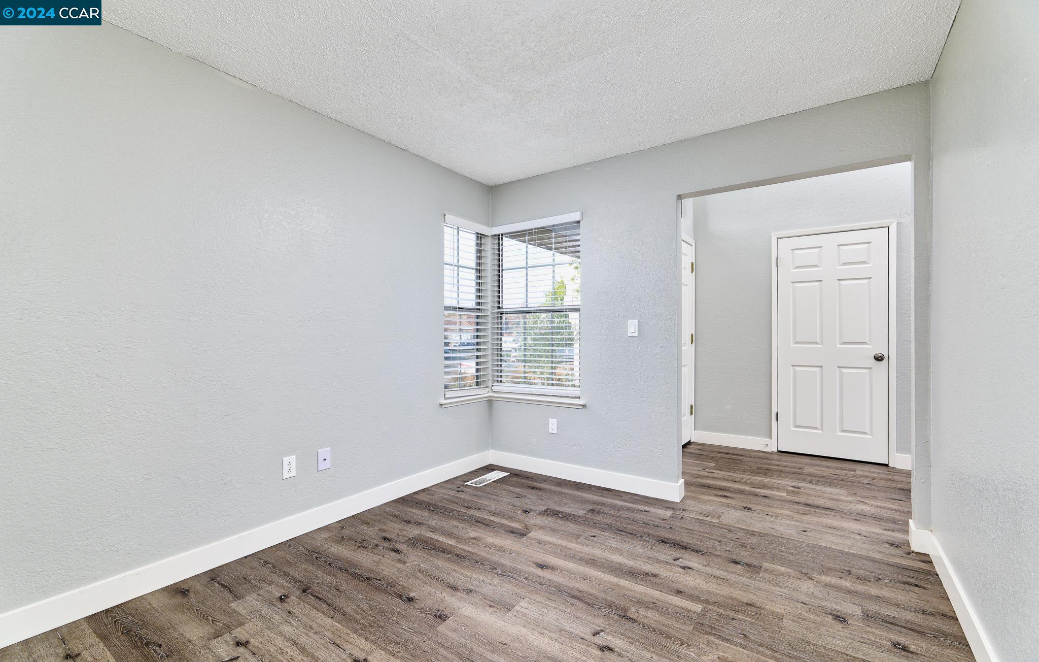 1087 Mission Cir