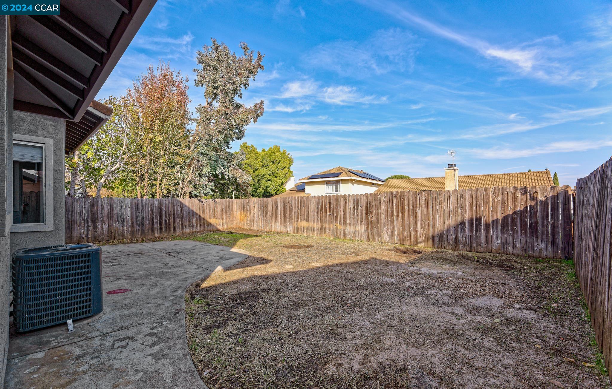 1087 Mission Cir