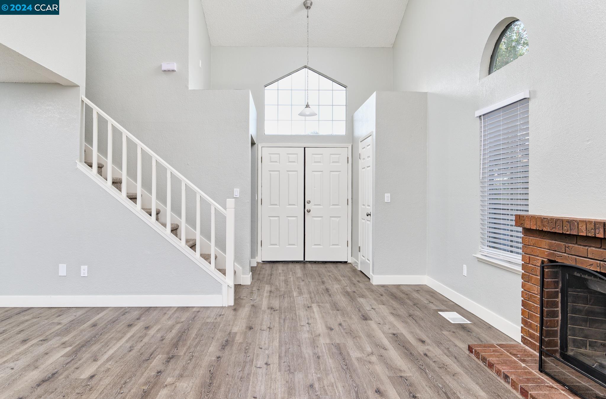 1087 Mission Cir