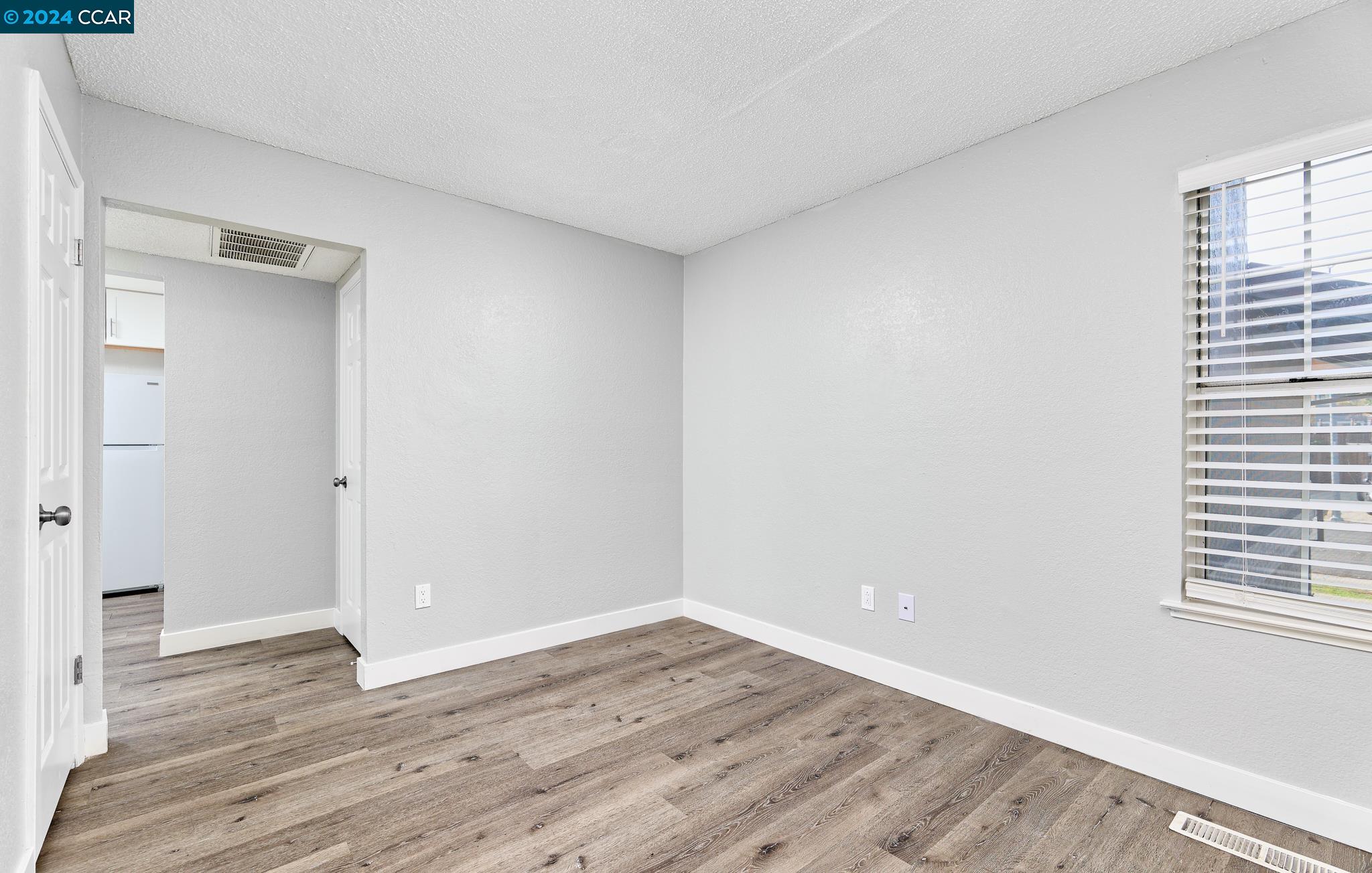 1087 Mission Cir