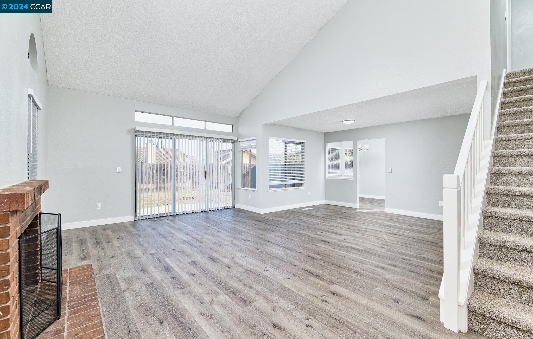 1087 Mission Cir