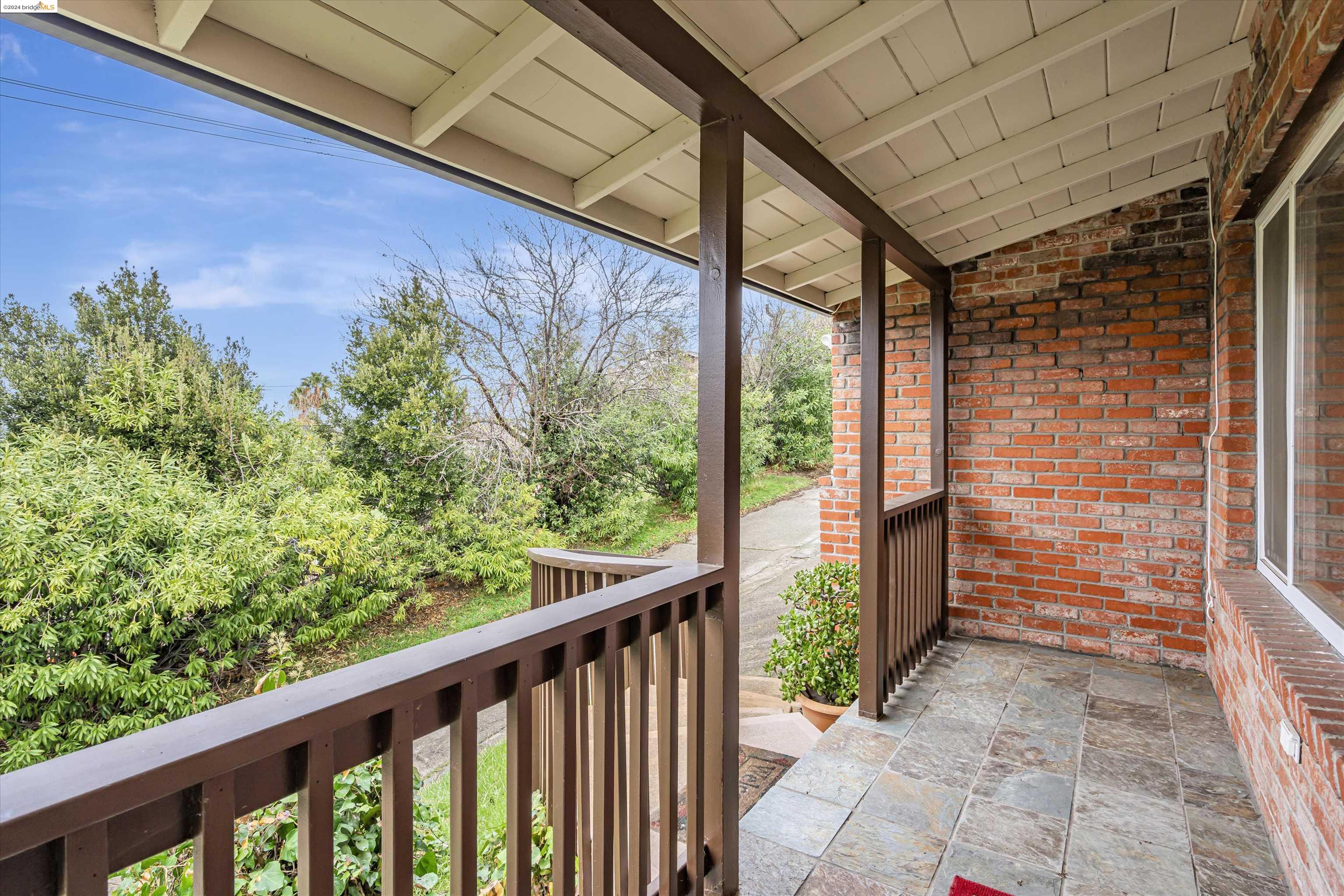 2933 Sunset Lane