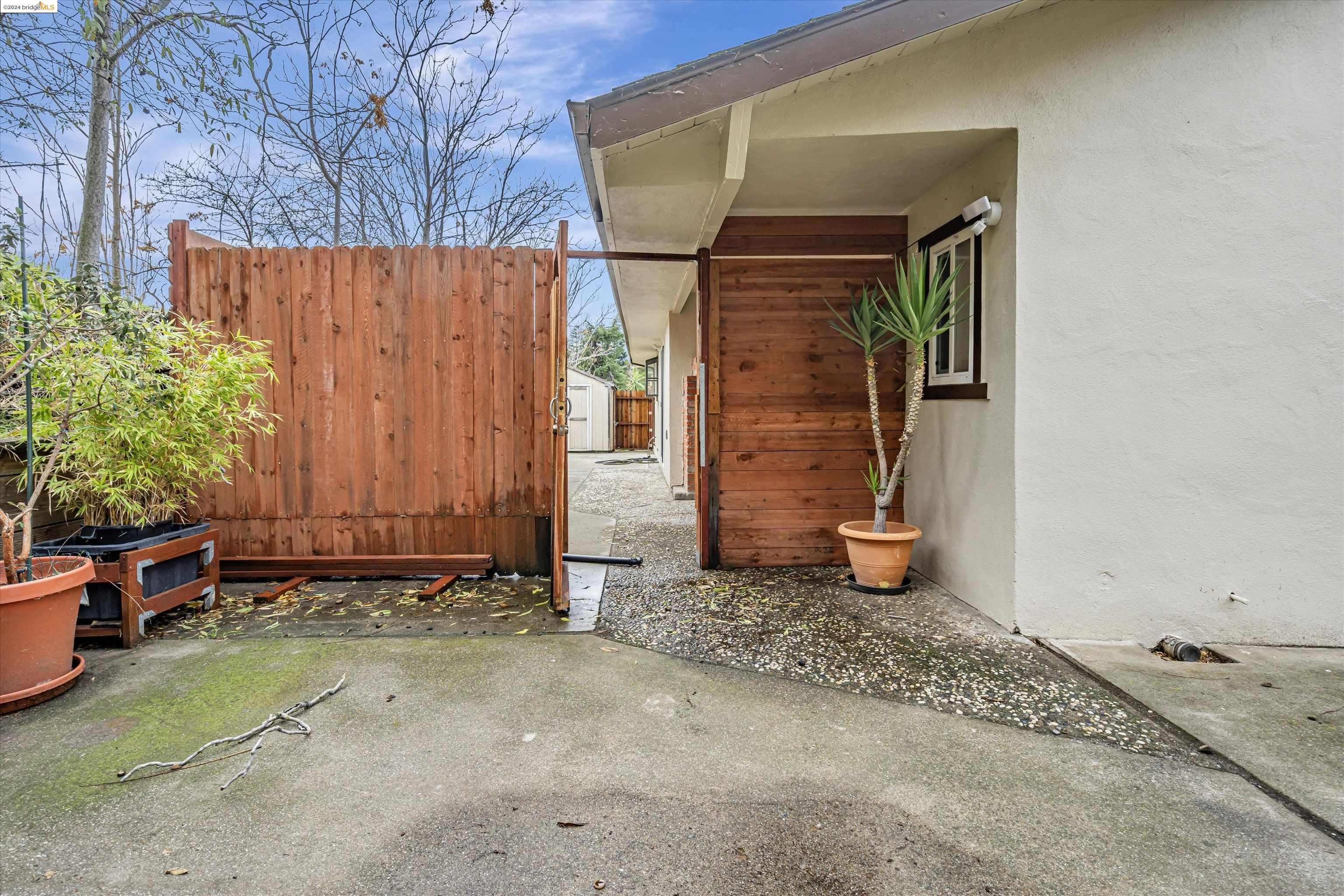 2933 Sunset Lane