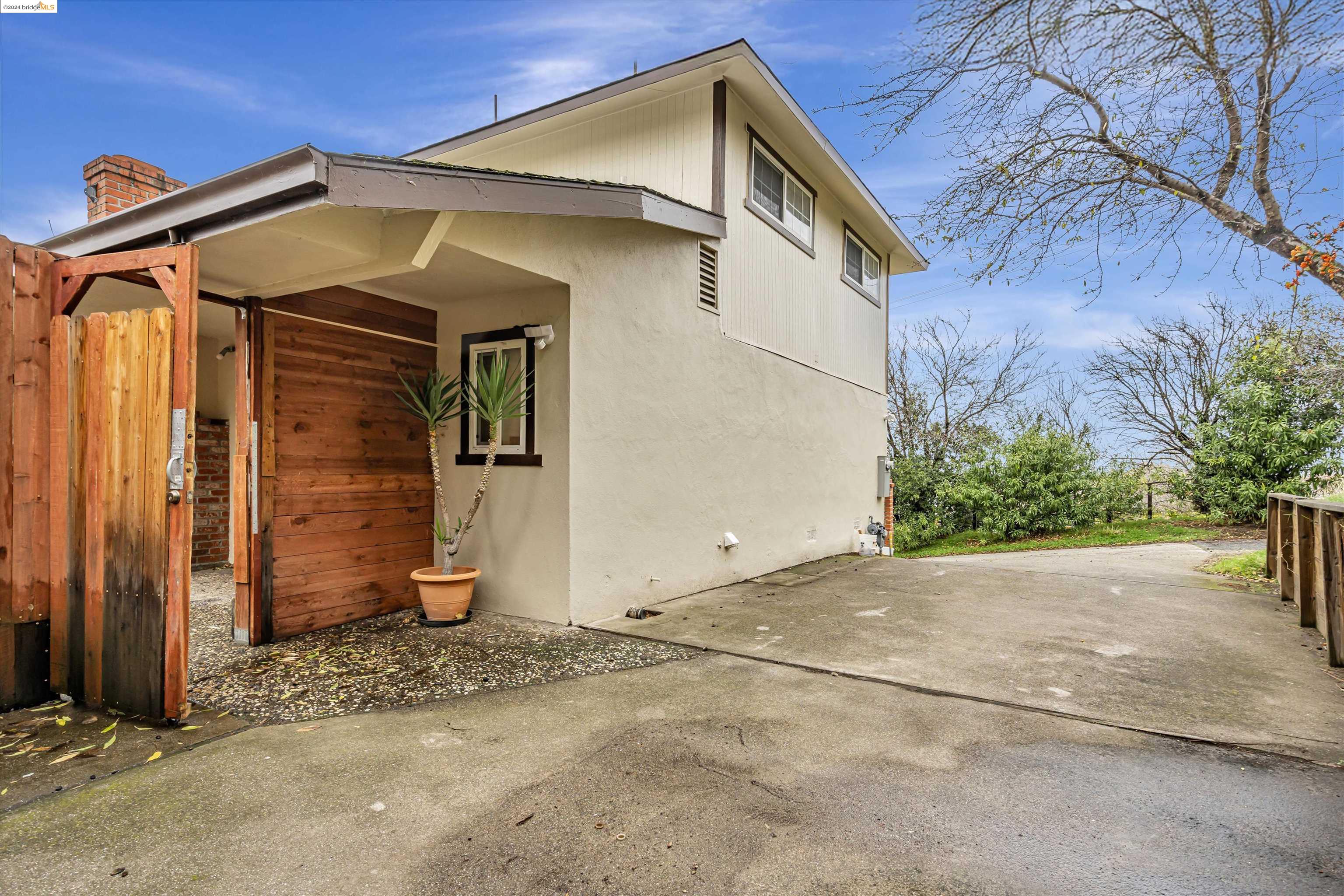 2933 Sunset Lane