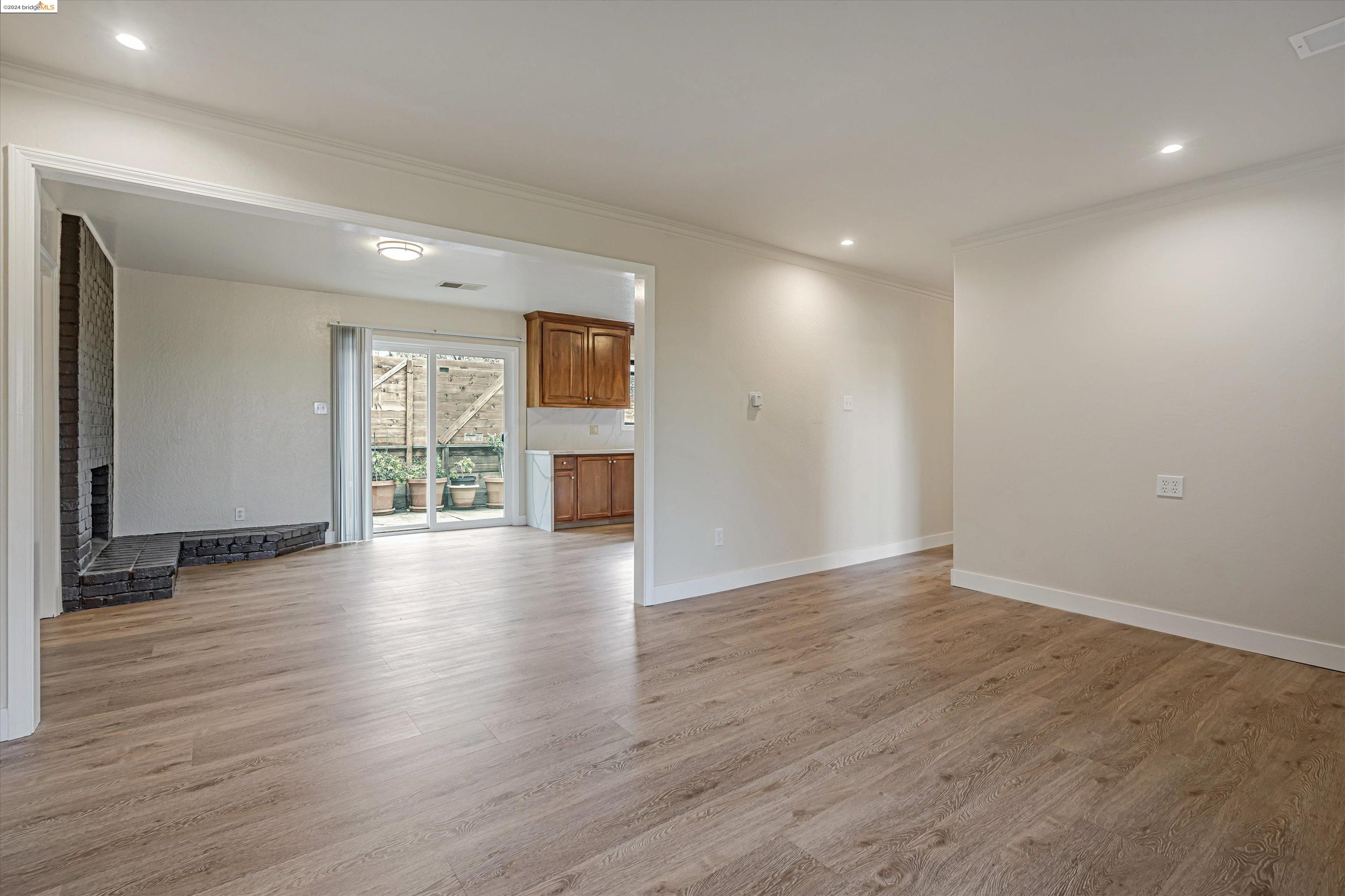 2933 Sunset Lane