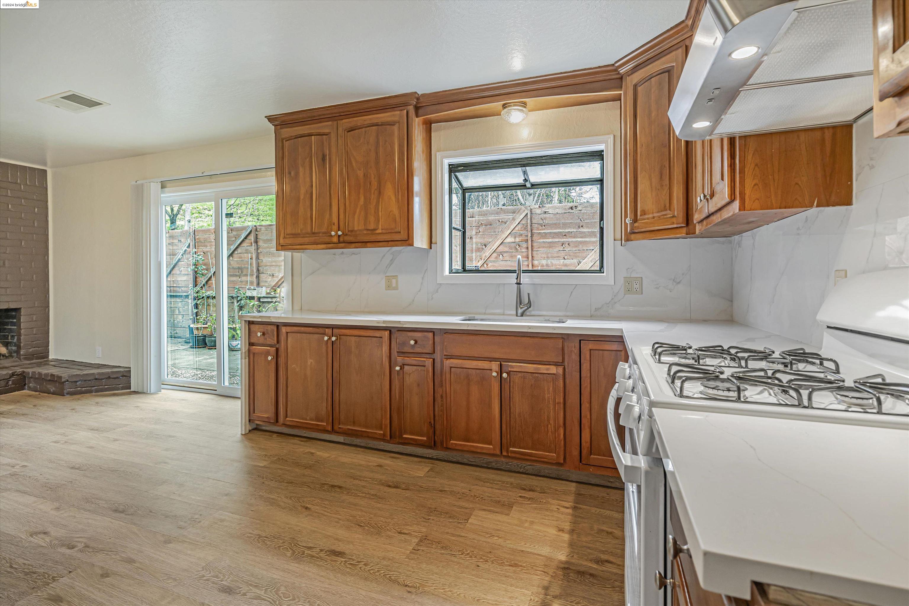 2933 Sunset Lane