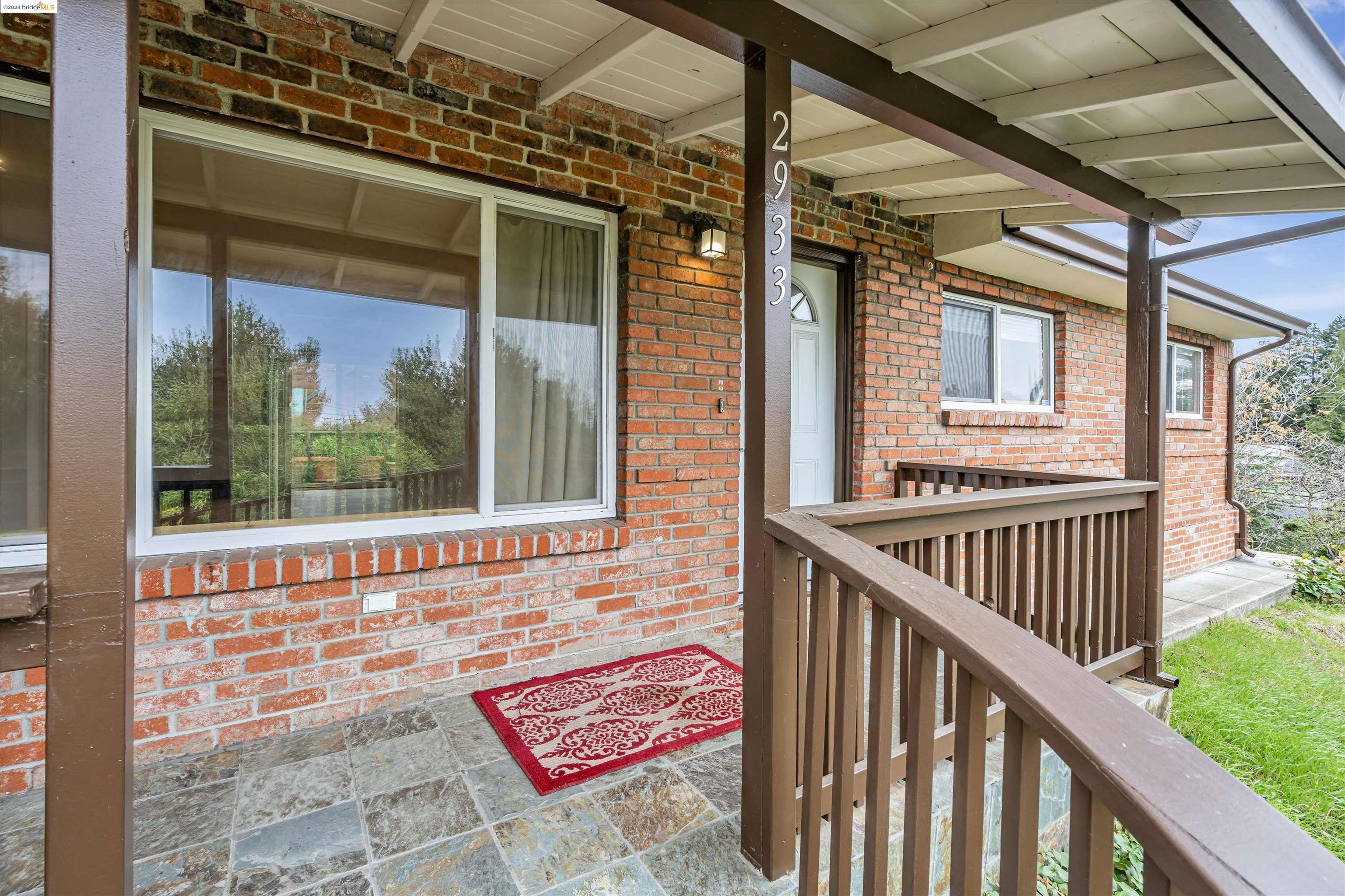 2933 Sunset Lane